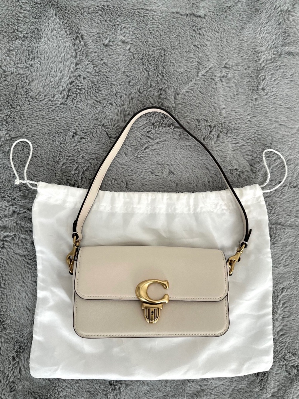 Coach Studio 20 Shoulder Bag in White/Chalk with Gold-Tone Hardware - Picture 2 of 8